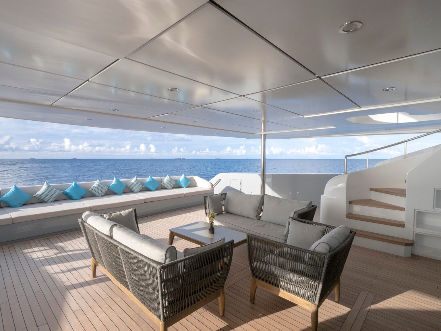 Aft deck lounge onboard M/Y SEAREX