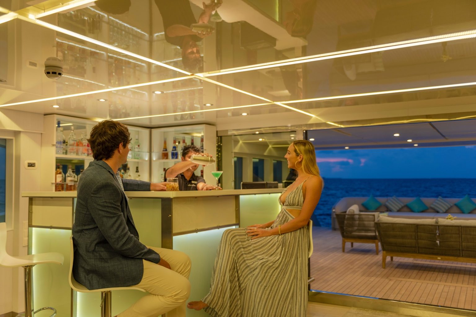 Bar service onboard M/Y SEAREX