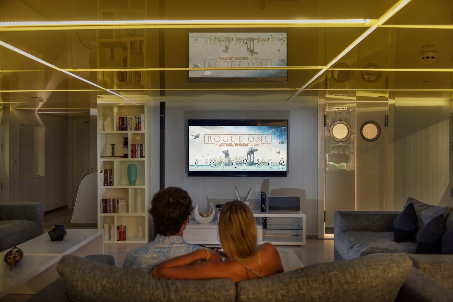 Lounge entertainment onboard M/Y SEAREX
